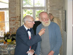 Evald Okase n&auml;itus